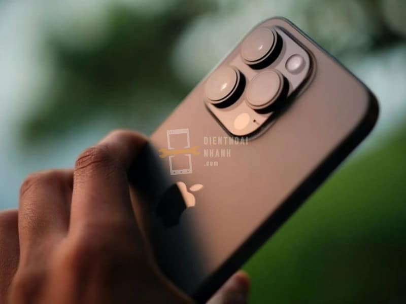 Những Trường Hợp Nào Cần Thay Cáp Volume iPhone 15 Pro Max?