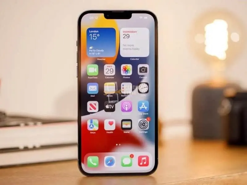 Tầm Quan Trọng Của Việc Bảo Vệ Màn Hình iPhone 13 Pro Max