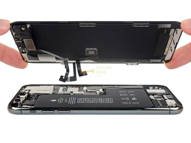 Có Nên Tự Ép Cổ Cáp Màn Hình iPhone X Tại Nhà Không?