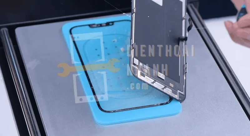 Nguyên Nhân Khiến Mặt Kính iPhone 14 Plus Bị Hư Hỏng