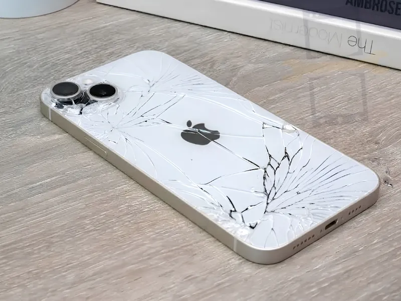 Khi nào cần thay kính lưng iPhone 14? 