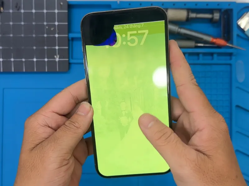 Khi nào cần thay màn hình iPhone 15 Pro Max?