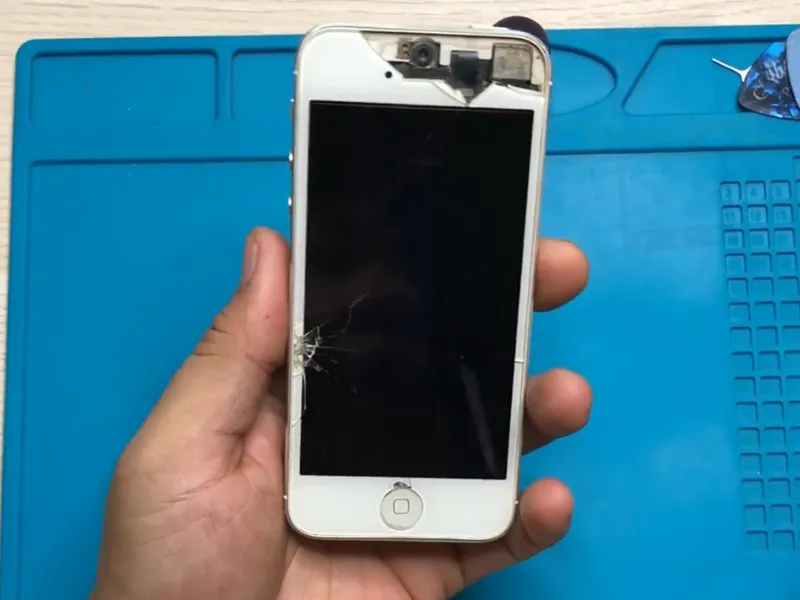 Khi nào cần thay màn hình iPhone 5?
