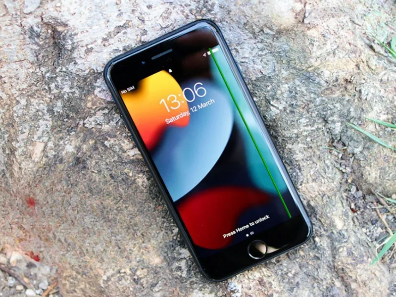 Khi nào cần thay màn hình iPhone SE 2022?