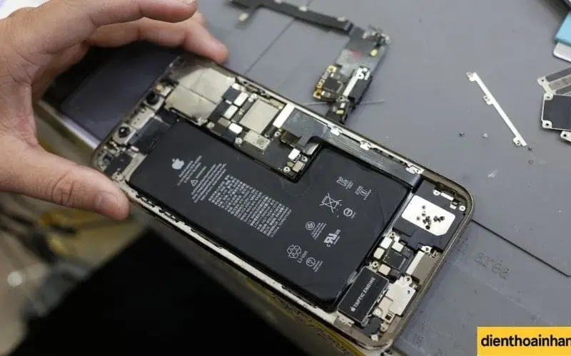 | Tháng 12 2025 Màn Hình Bóc Máy