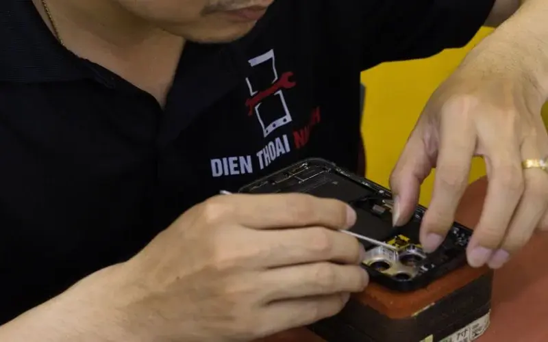 Những Câu Hỏi Thường Gặp Khi Thay Màn Hình iPhone 15 Pro Max