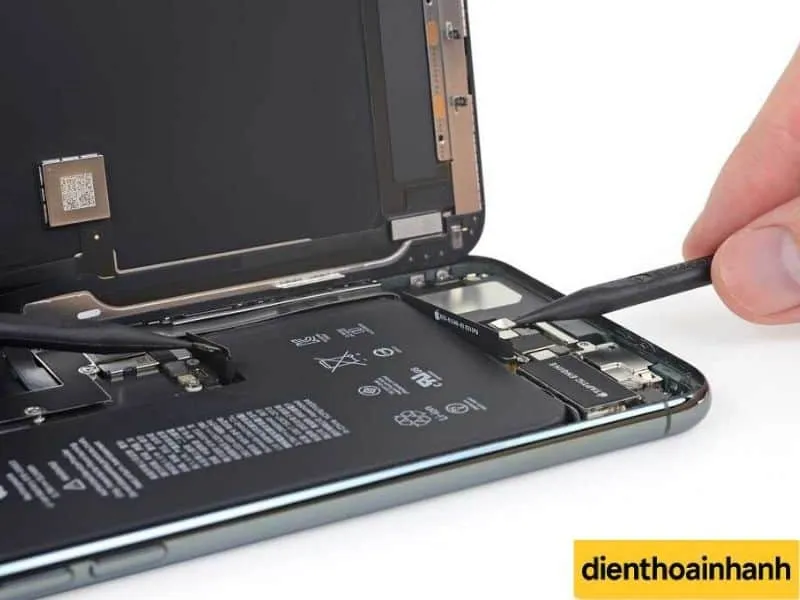 Bảng Giá Dịch Vụ Thay Pin iPhone 11 Pro Max Mới Nhất Tại Điện Thoại Nhanh