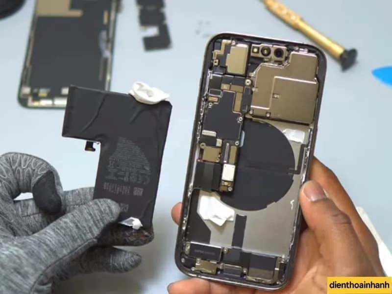 | Tháng 12 2025 Câu Hỏi Thường Gặp Khi Thay Pin iPhone 14 Pro Max