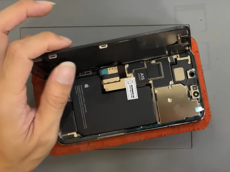 Ưu điểm khi thay màn hình iPhone 15 Pro tại Điện Thoại Nhanh