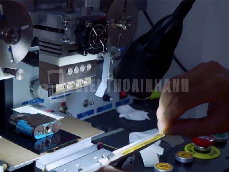 | Tháng 12 2025 Tiến hành ép cổ cáp bằng máy ép chuyên dụng