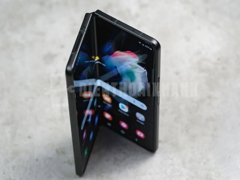 Ưu điểm khi Thay màn hình Samsung Z Fold 3 tại Điện Thoại Nhanh