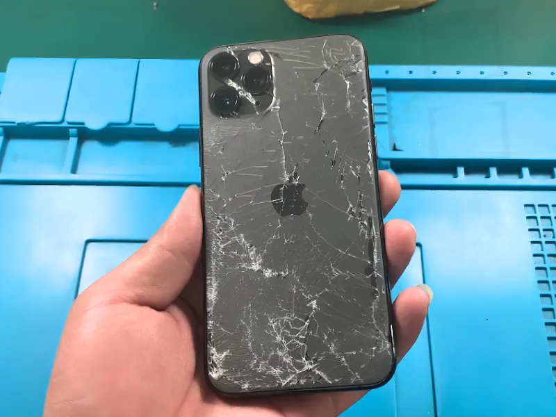 Khi nào cần thay kính lưng iPhone 11 Pro?