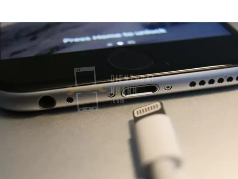 Vì sao nên thay chân sạc iPhone Xs Max tại Điện Thoại Nhanh?