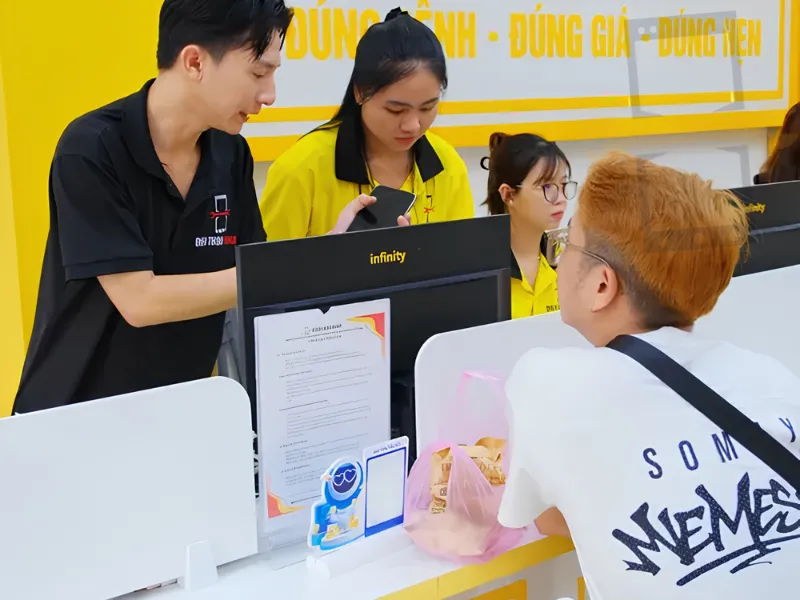 Ưu điểm của dịch vụ thay chân sạc tại Điện Thoại Nhanh