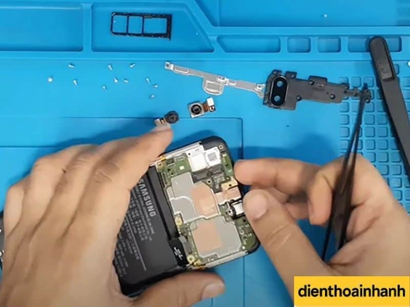 | Tháng 1 2026 Đừng nhầm giữa IC sạc và chân sạc - Phân biệt đúng để sửa chuẩn