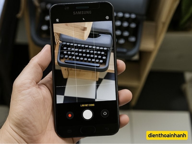 Khi Nào Cần Thay Camera Sau Samsung J7 Plus?