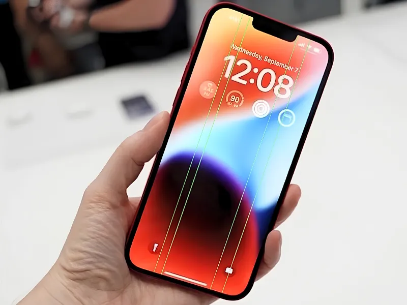 Khi nào có thể sửa sọc màn hình iPhone 14 Plus?