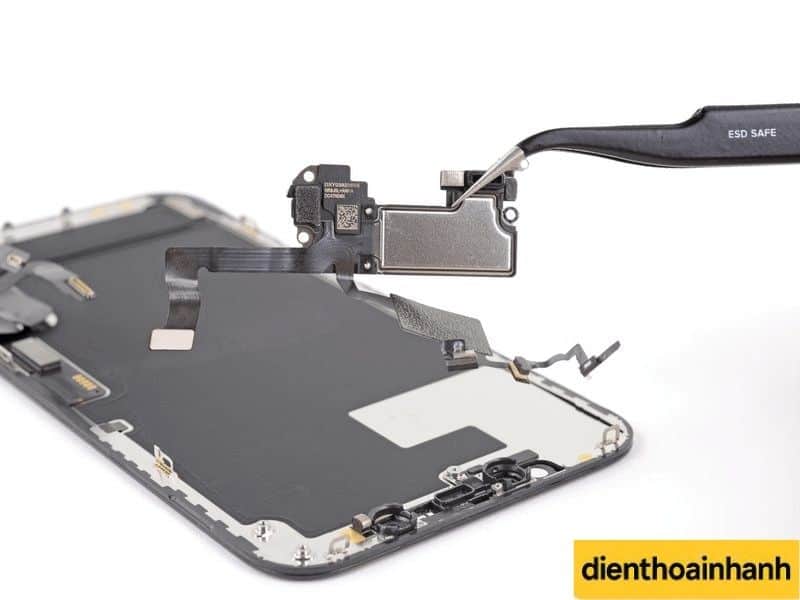 Những sai lầm khi tự Sửa Face ID iPhone 12 tại nhà