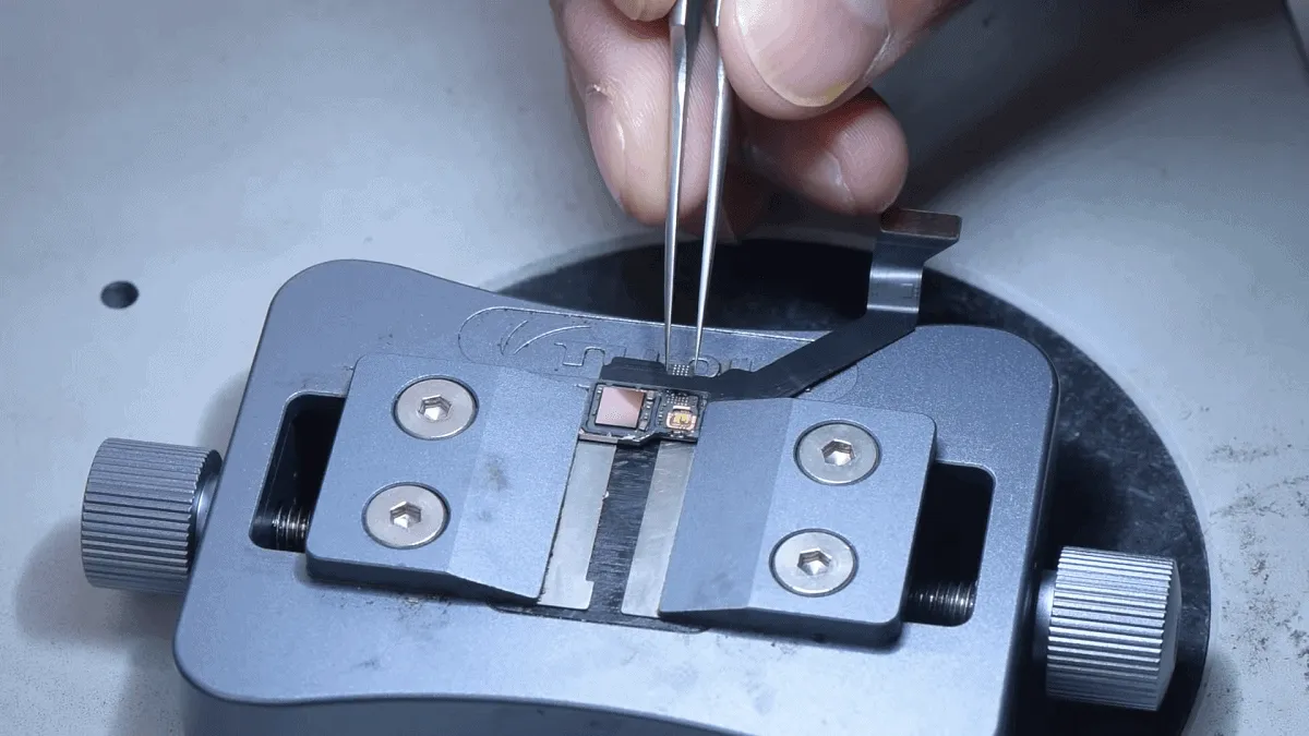 Dịch vụ sửa main cảm biến iPhone XS tại Điện Thoại Nhanh có gì đặc biệt?