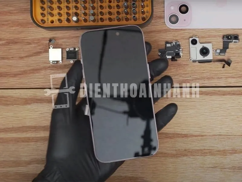 Giải đáp thắc mắc thường gặp khi thay cảm ứng iPhone 15 Pro