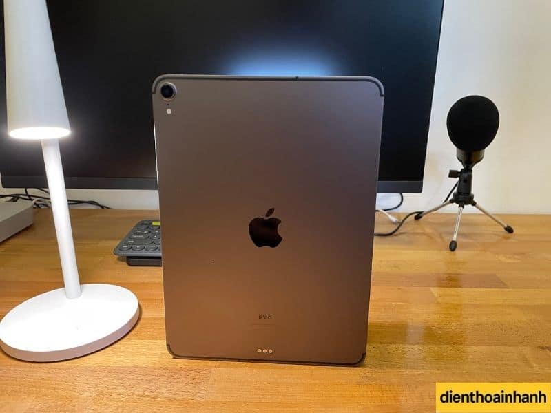 | Tháng mười một 2025 Dịch vụ khi thay nút nguồn iPad Pro 11 2018 tại Điện Thoại Nhanh