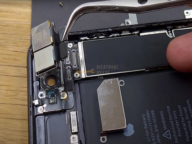 Các Bước Thay Camera Sau iPhone 8 Plus Tại Điện Thoại Nhanh