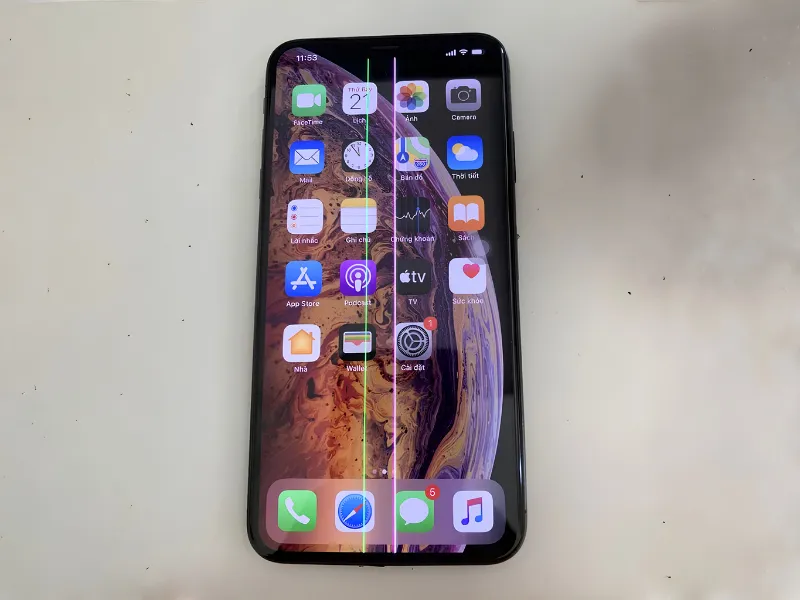 Khi nào có thể sửa sọc màn hình iPhone XS Max?