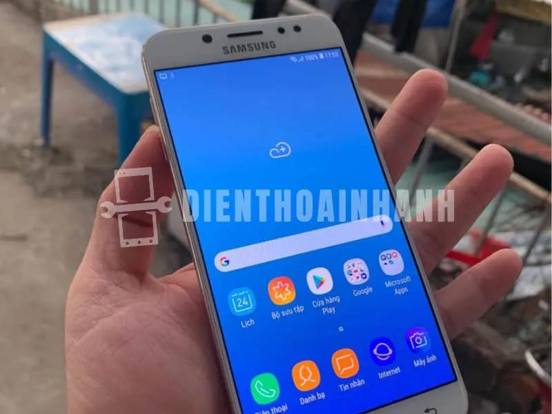 Khi nào cần thay màn hình Samsung J7 Plus?