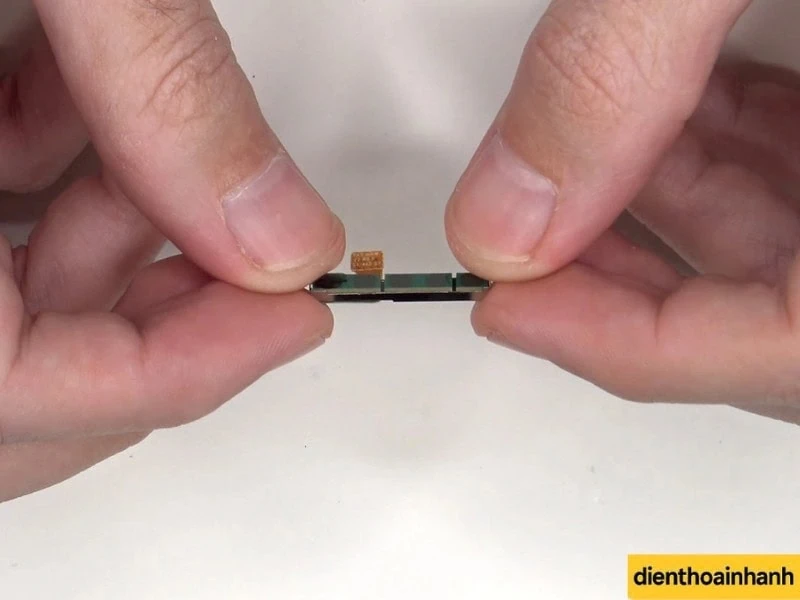 Tác hại nếu không thay nút nguồn Samsung S25 kịp thời