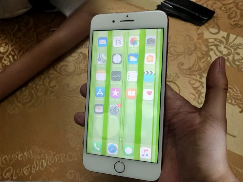 Khi nào cần thay màn hình iPhone 7 Plus?