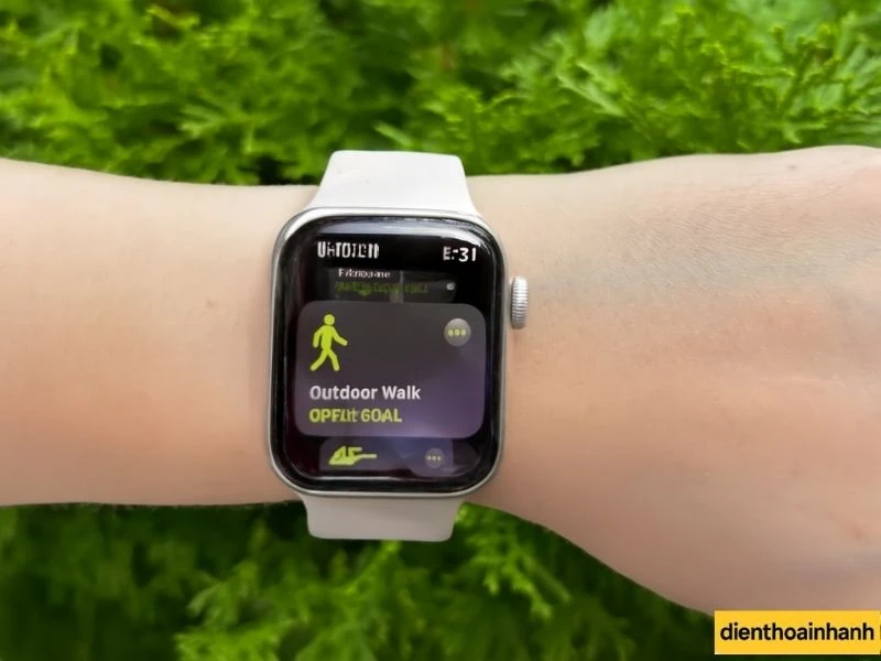 Nguyên Nhân Phổ Biến Khiến Cần Sửa Sọc Màn Hình Apple Watch Series 2