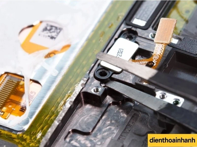 Chi tiết quy trình thay pin điện thoại Samsung A80