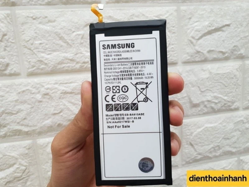 Xử Lý Keo và Ron Chống Nước Khi Thay Pin