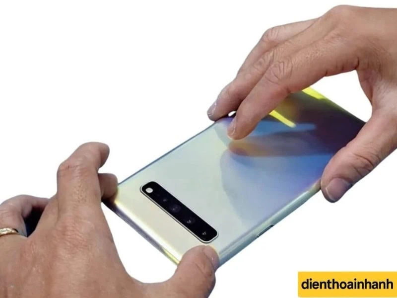 Khi nào cần thay vỏ Samsung S10?