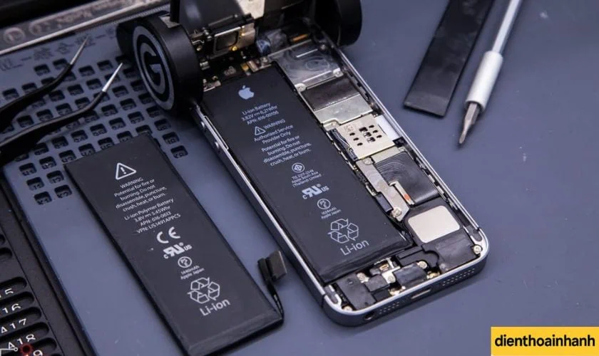 Những Rủi Ro Cần Tránh Khi Thay Pin iPhone 11 Uy Tín Giá Rẻ