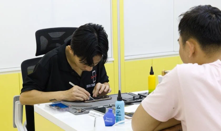 Bảng Giá Thay Màn Hình iPhone 11 Pro Max Cập Nhật Mới Nhất