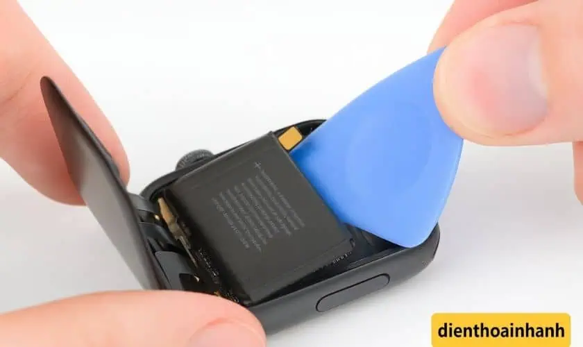 Nên Chọn Pin Chính Hãng Hay Pin Linh Kiện?