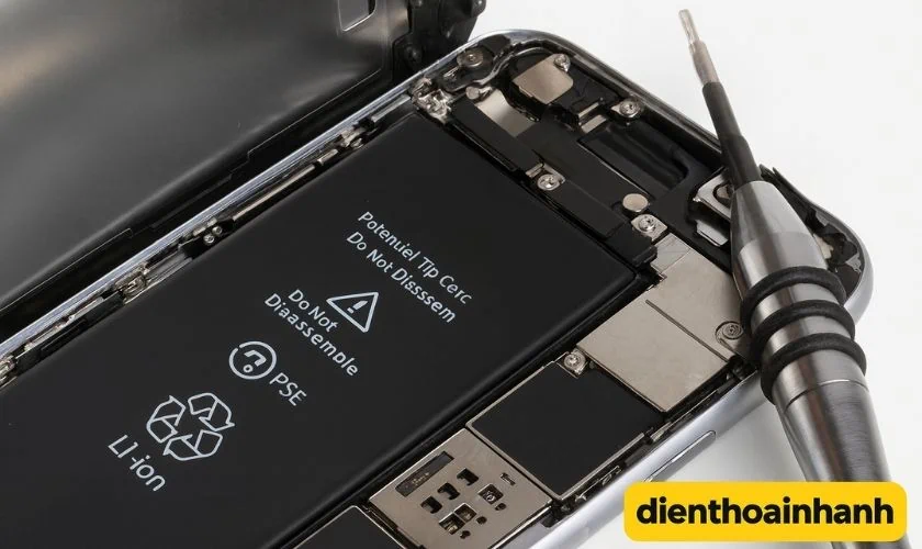 So sánh ưu nhược điểm: Pin chính hãng Apple và Pin bên thứ ba (Pisen, Deji)