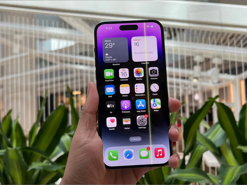 Màn hình iPhone bị sọc có ép kính được không?