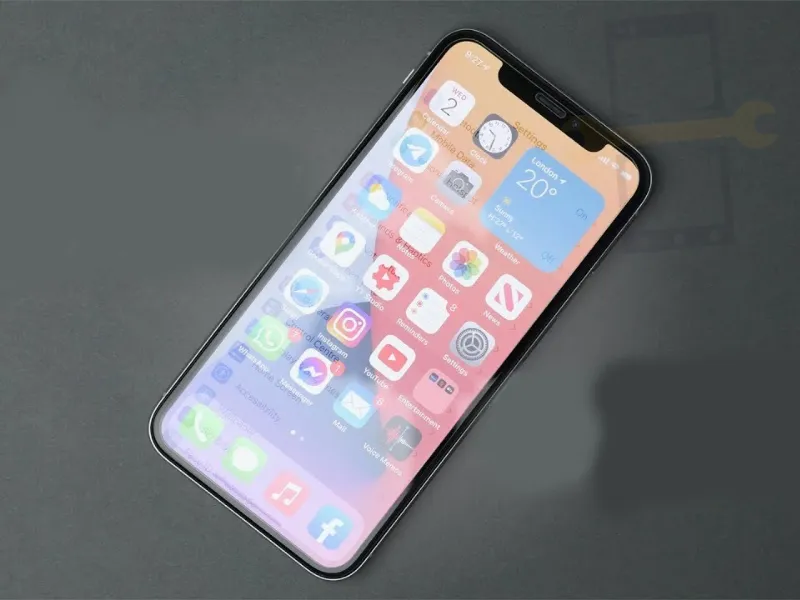 iPhone thay màn hình khiến mờ do đâu?