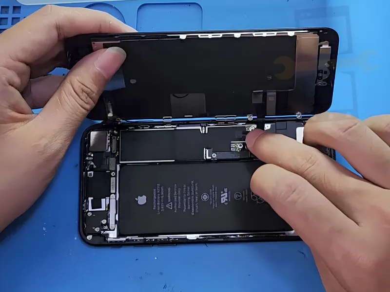 Ưu điểm khi thay màn hình iPhone SE 2020 tại Điện Thoại Nhanh
