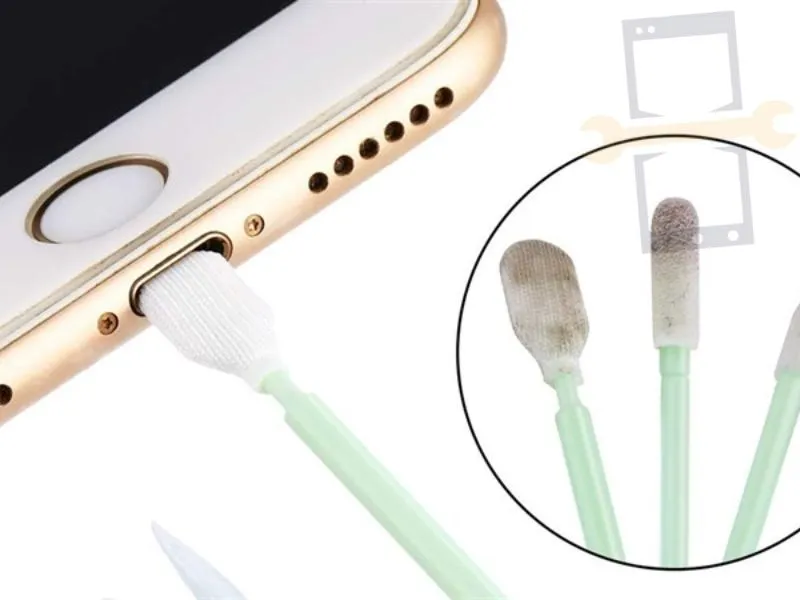 Vệ sinh chân sạc iPhone