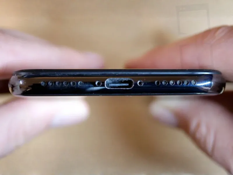 Dấu hiệu hở viền màn hình iPhone X