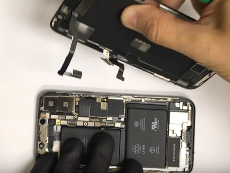 iPhone cũ nên chọn thay loại màn hình nào? 