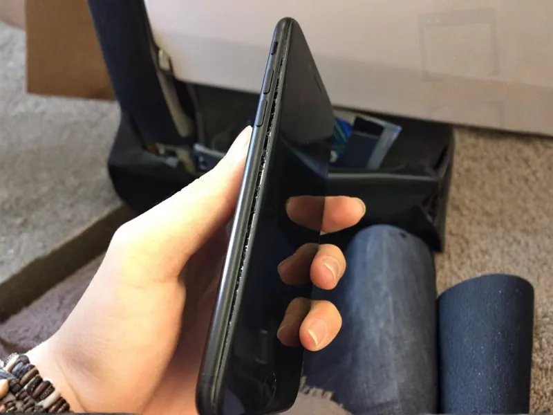 Kiểm tra ngoại quan iPhone 7