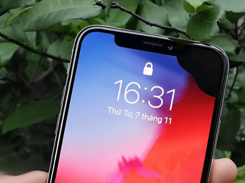 Nguyên nhân màn hình iPhone X chảy mực